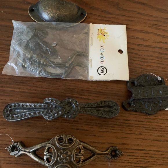 Other - Drawer Pulls Drawer Handles nwt 6 Vintage Antique Replica